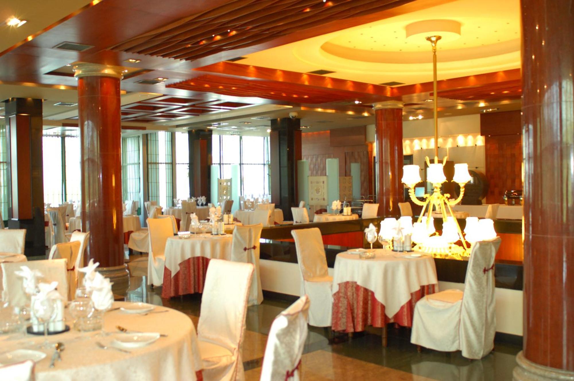 Grand Hotel Europa Shkodër Exteriör bild