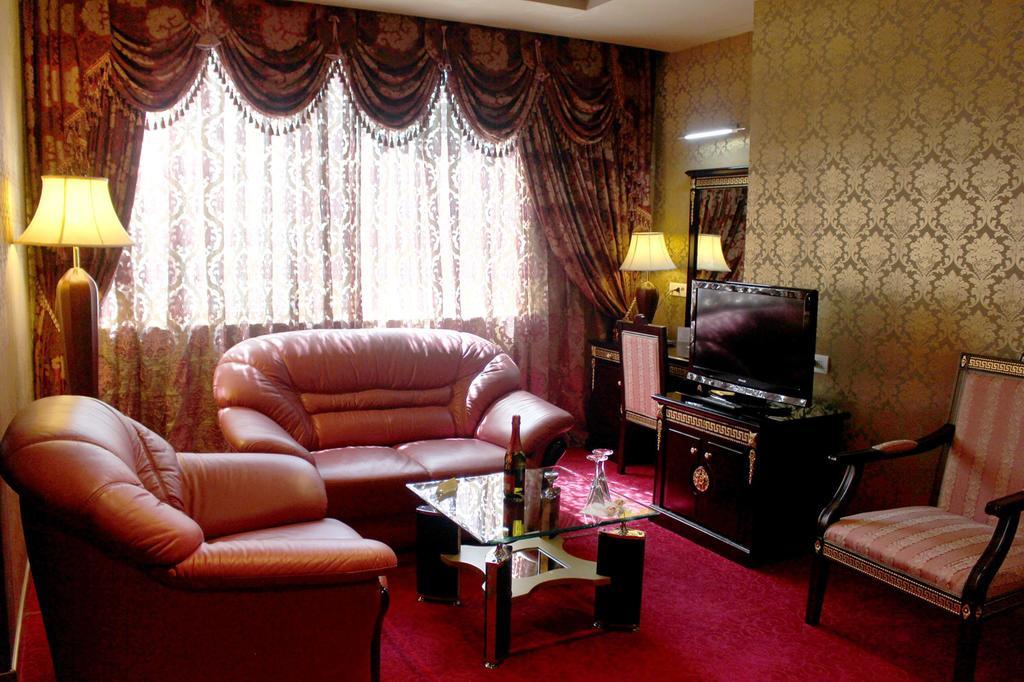 Grand Hotel Europa Shkodër Exteriör bild